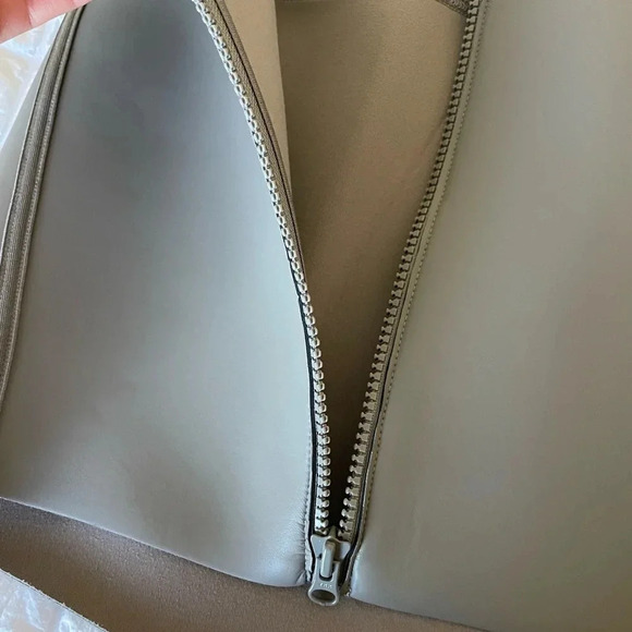 Skims gray rubberized scuba front zip mini skirt - Picture 6 of 11